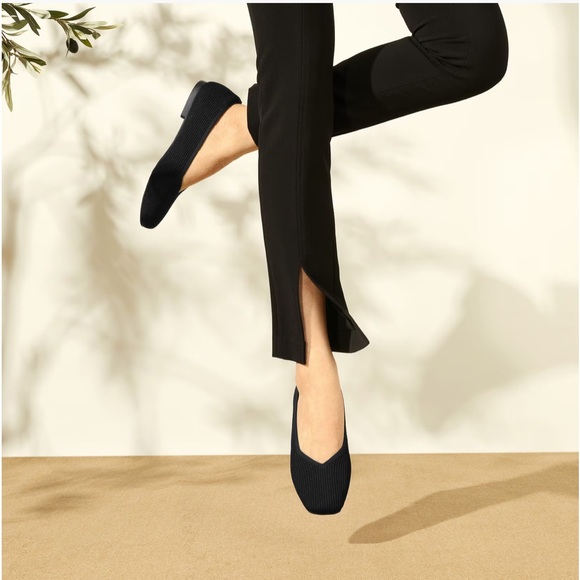 Square-Toe V-Cut Flats (Margot 2.0) - Picture 2 of 15